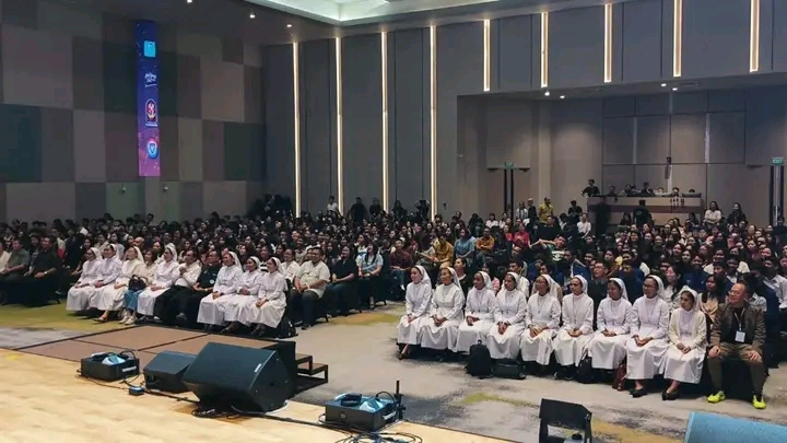Rayakan Tahun Devosional, 500 Orang Muda Katolik Hadiri Perayaan Ekaristi dan KRK Pentakosta KAPal 2026