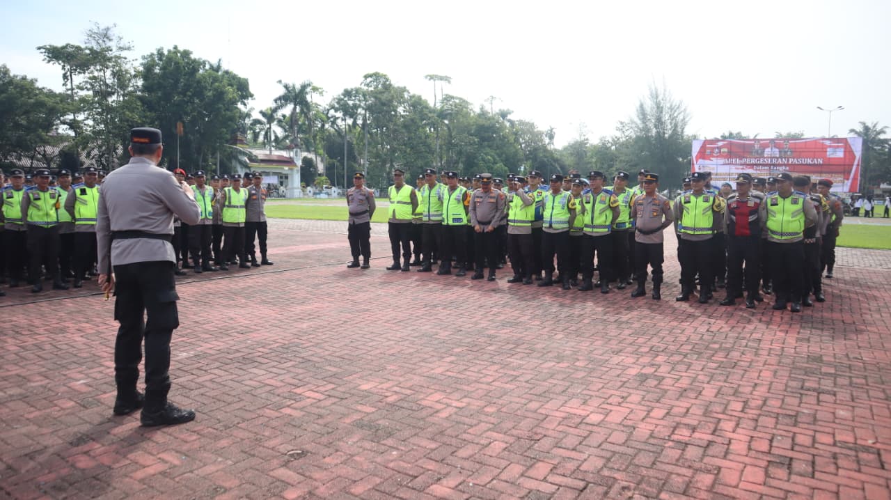 Polresta Deli Serdang Gelar Apel Pergeseran Pasukan Pengamanan Pilkades Serentak Gelombang II Tahun 2026 Polresta Deli Serdang Gelar Apel Pergeseran Pasukan Pengamanan Pilkades Serentak Gelombang II Tahun 2026