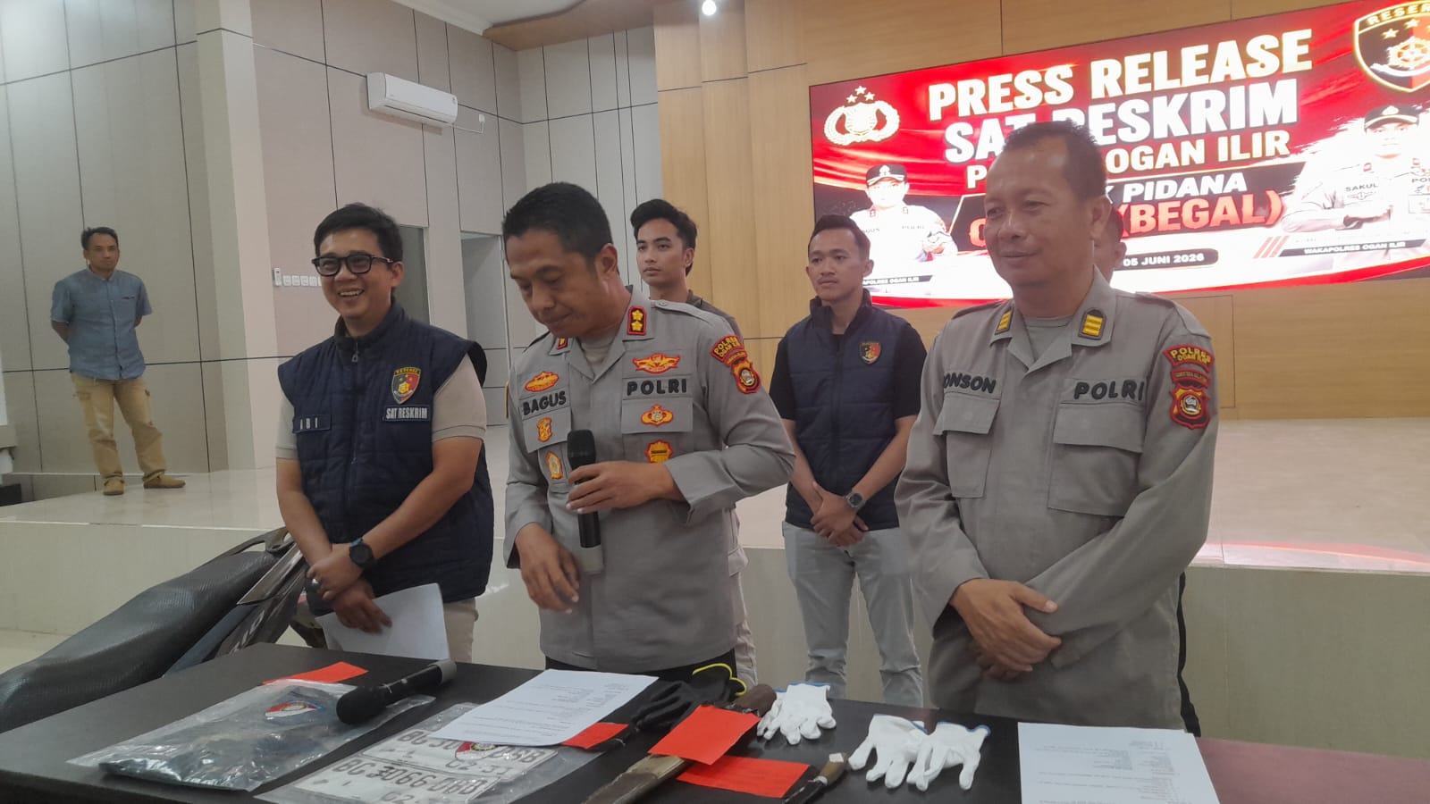 Polisi Tangkap Pelaku Begal Yang Meresakan Warga Pemulutan