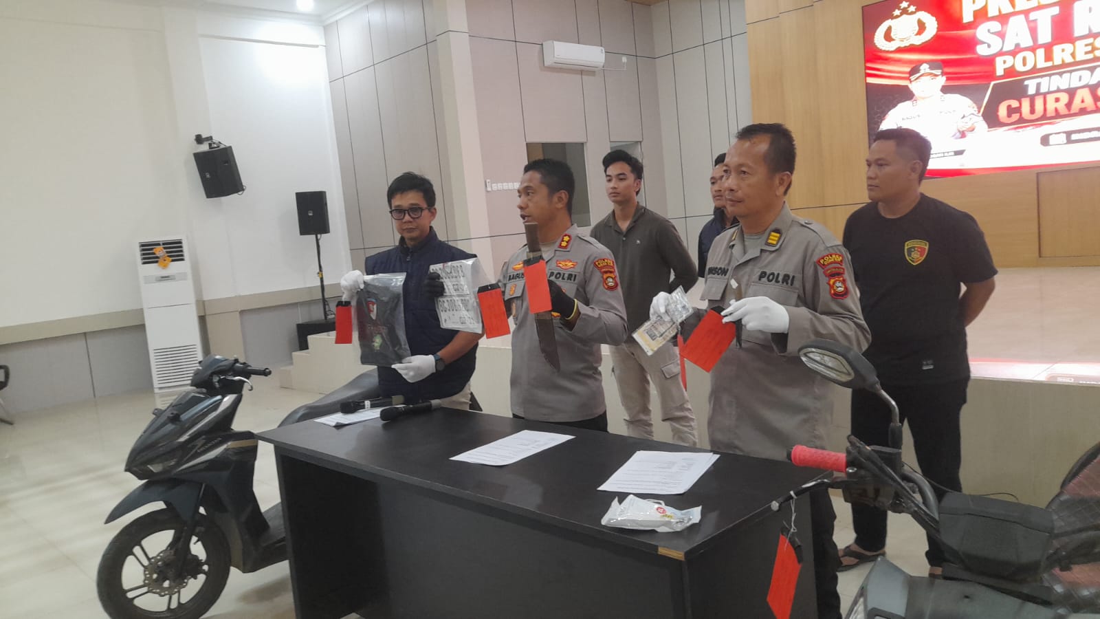 Polisi Tangkap Pelaku Begal Yang Meresakan Warga Pemulutan