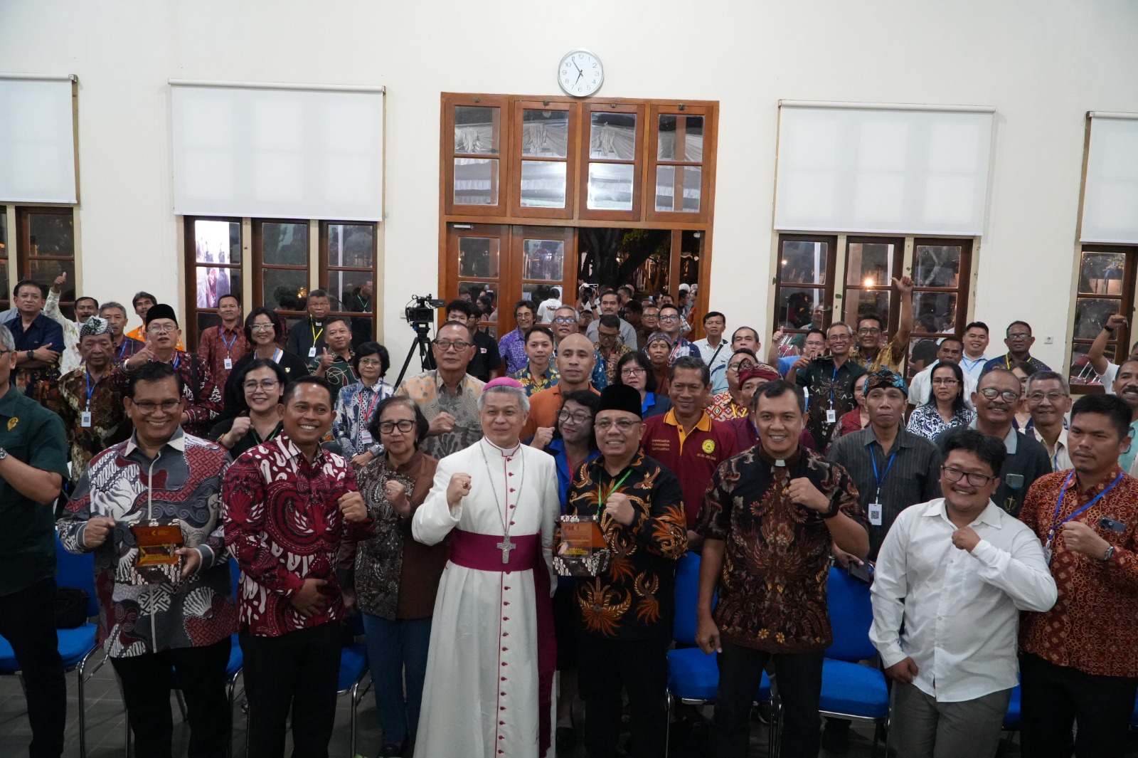 Seruan Moral: Sebuah Koreksi Persaudaraan Forum Masyarakat Katolik Indonesia Seruan Moral: Sebuah Koreksi Persaudaraan Forum Masyarakat Katolik Indonesia