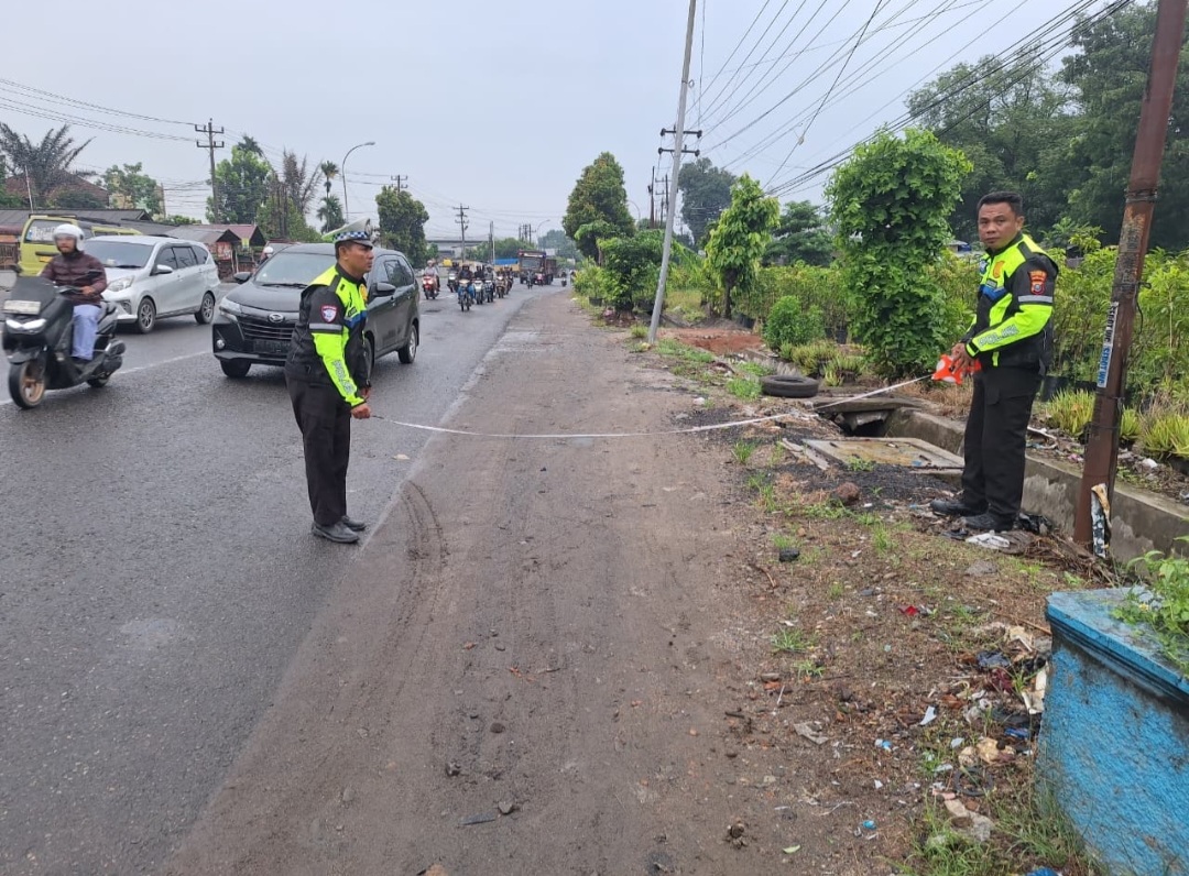 Naas, Pasutri Tewas Ditabrak Angkot