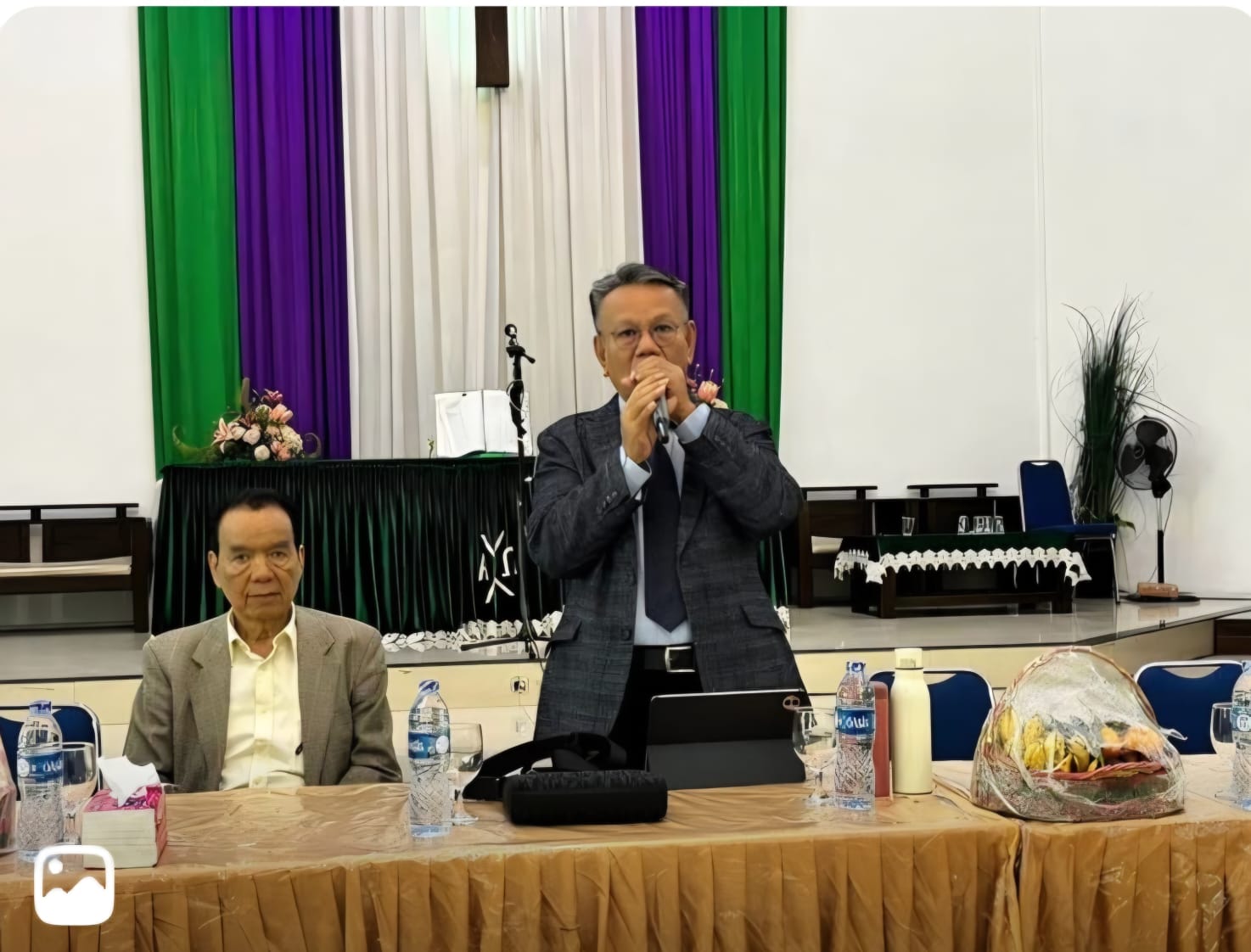 Dr MONANG SIMARMATA SpM Presentasikan PENTAKIT MATA dan ANCAMAN KEBUTAAN pada KONVENT PELAYAN PENUH WAKTU HKBP DISTRIK VIII JAKARTA
