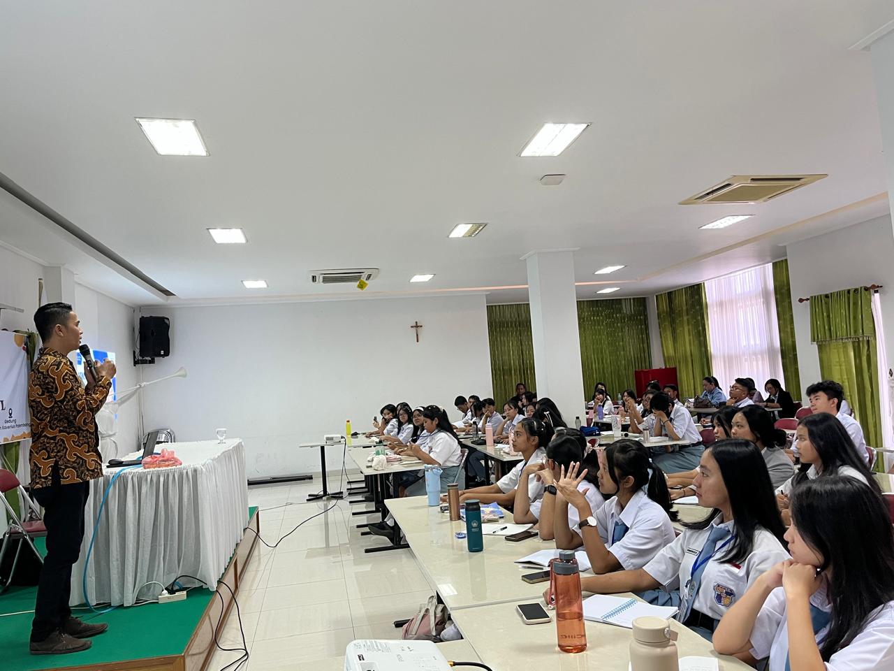 Siapkan Pemimpin Masa Depan yang Bijak Bermedsos, MPK Keuskupan Agung Palembang Gelar TOT OSISKA Siapkan Pemimpin Masa Depan yang Bijak Bermedsos, MPK Keuskupan Agung Palembang Gelar TOT OSISKA