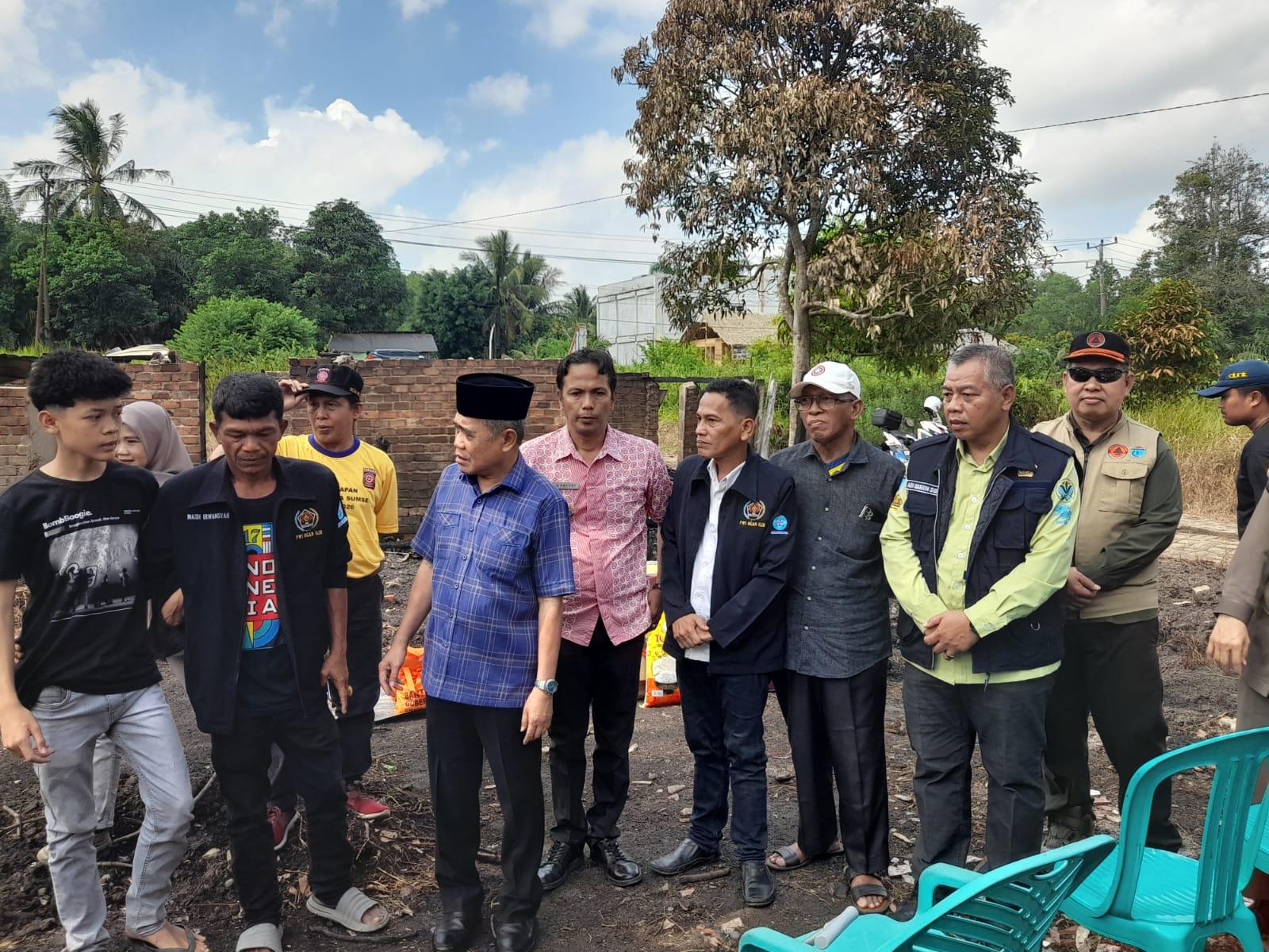 Wabup Ogan Ilir Ardani Tinjau Lokasi Kebakaran Rumah Sekjen PWI OI di Pulau Semambu Wabup Ogan Ilir Ardani Tinjau Lokasi Kebakaran Rumah Sekjen PWI OI di Pulau Semambu