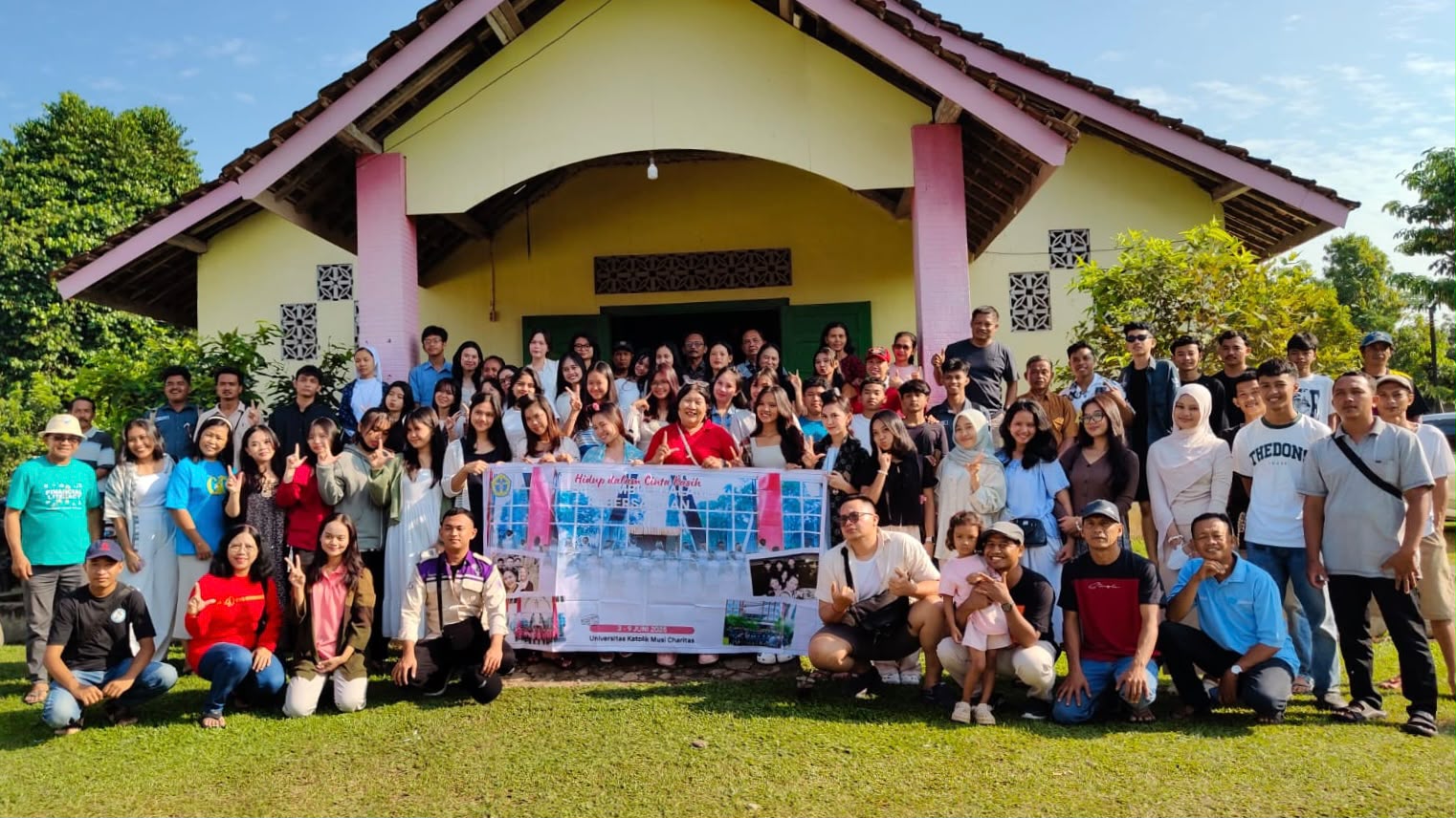 Belajar dari Kehidupan: 39 Mahasiswa Psikologi UKMC Palembang Ikuti Program Live In di Lampung Tengah