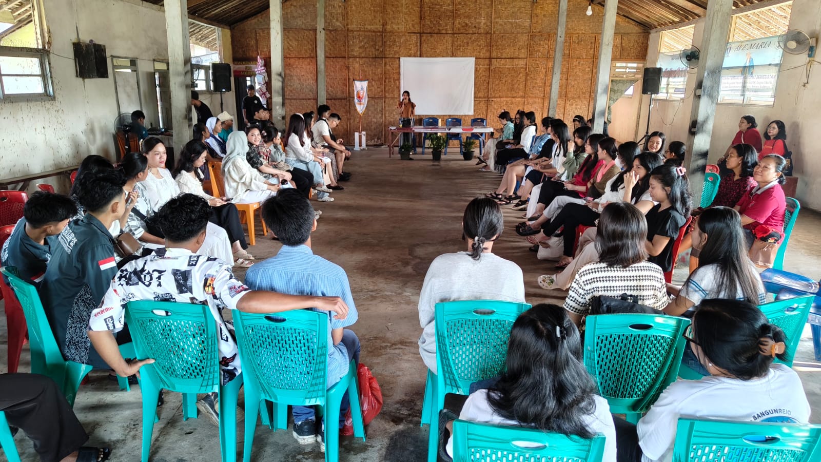 Belajar dari Kehidupan: 39 Mahasiswa Psikologi UKMC Palembang Ikuti Program Live In di Lampung Tengah