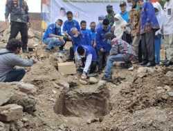 Bupati Lahat Cik Ujang SH Mendirikan Masjid di Muara Enim, Kampung Halaman Lidyawati