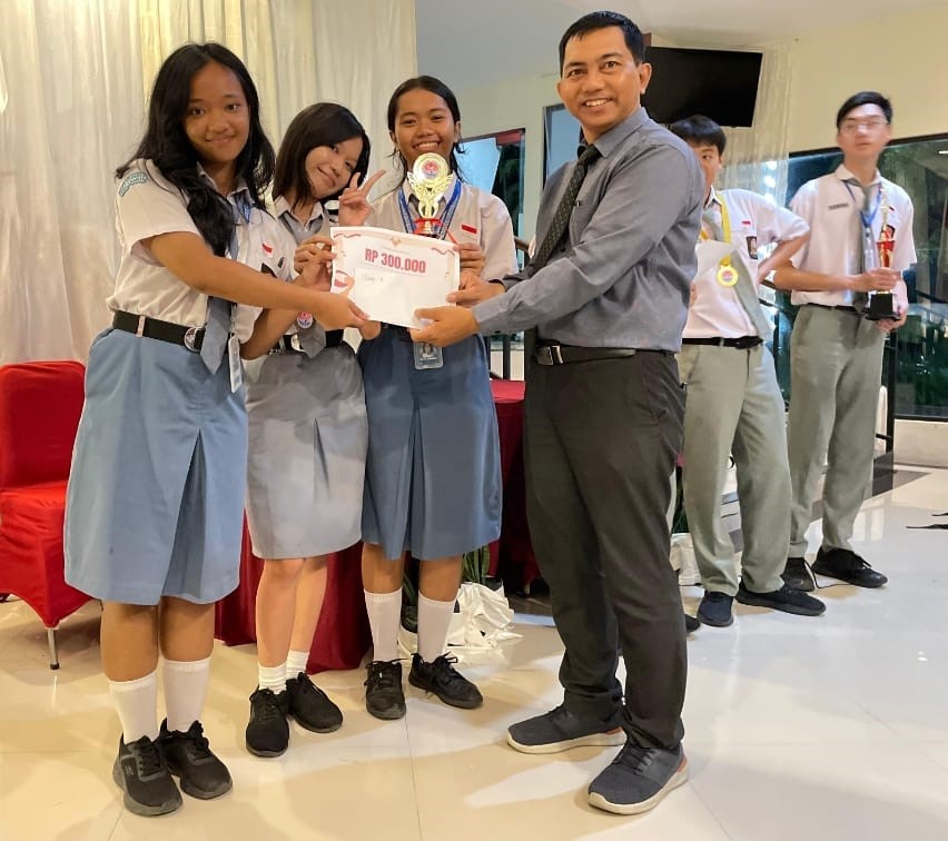 SMA Methodist Pematangsiantar Menjadi Juara 1 LCC KPKM RI 2025 Wilayah VI