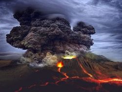 Karina dan TSKKM Bantu 200 Keluarga Erupsi Gunung Semeru