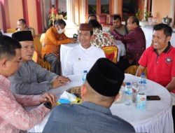 Hari Kedua, Pj Gubernur Suganda Berlebaran ke Rumah Ketua DPRD Bangka Belitung
