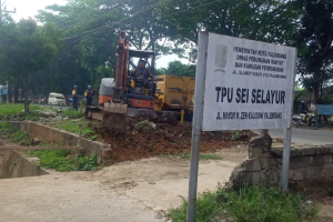 Pembuatan Lahan Parkir TPU Sei Selayur