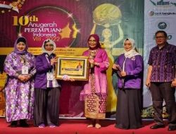 RA Anita Ketua DPRD Sumsel Raih Anugrah Perempuan Indonesia 2022