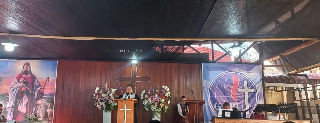 Ketika Gereja Masih Direnovasi, Di Minggu Rogate Jemaat Tak Henti Menggema Doa untuk Kesejahteraan Bersama