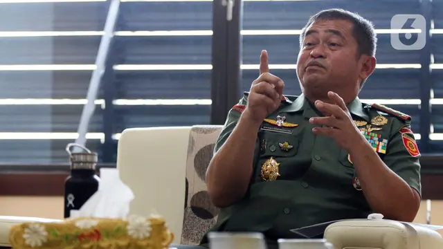 Jokowi Lantik Letjen Maruli Simanjuntak Jadi KSAD Siang Ini Jokowi Lantik Letjen Maruli Simanjuntak Jadi KSAD Siang Ini