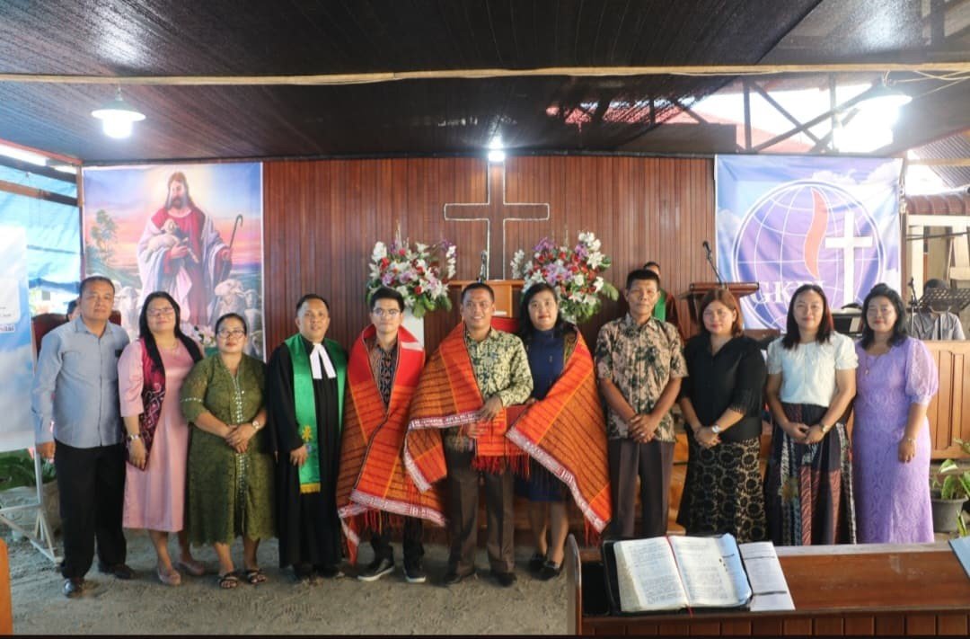 SETIA MENGIKUTI DAN MELAYANI TUHAN, IBADAH MINGGU 2 SET TRINITATIS GKPI JK IMMANUEL BERLANGSUNG PENUH HIKMAT DI TENGAH RENOVASI GEREJA SETIA MENGIKUTI DAN MELAYANI TUHAN, IBADAH MINGGU 2 SET TRINITATIS GKPI JK IMMANUEL BERLANGSUNG PENUH HIKMAT DI TENGAH RENOVASI GEREJA