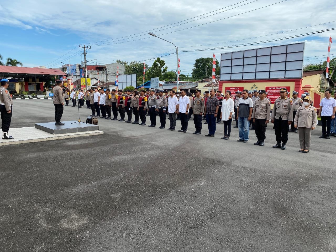 Polresta Deli Serdang Gelar Apel Operasi Mantap Praja Kampanye 2024 Polresta Deli Serdang Gelar Apel Operasi Mantap Praja Kampanye 2024