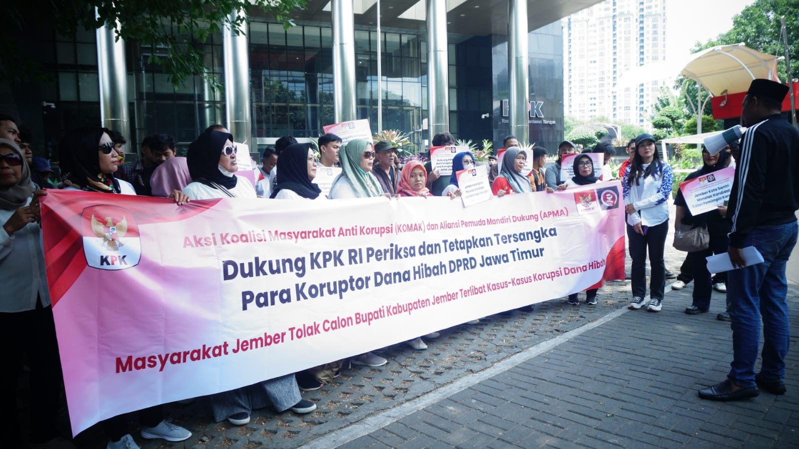 Koalisi Masyarakat Anti Korupsi Dukung KPK Usut Tuntas Kasus Dana Hibah DPRD Jawa Timur