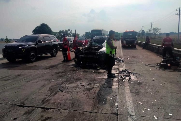 Anak Jamintel Kejagung Korban Tewas Kecelakaan di Tol Pejagan Brebes-Pemalang Anak Jamintel Kejagung Korban Tewas Kecelakaan di Tol Pejagan Brebes-Pemalang