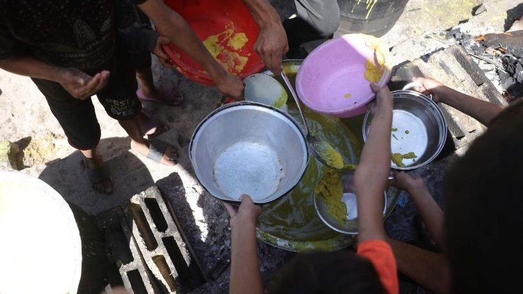 Paus Leo XIV: “Kelaparan Tidak Boleh Dijadikan Senjata Perang” Paus Leo XIV: “Kelaparan Tidak Boleh Dijadikan Senjata Perang”