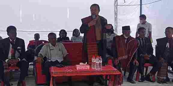 JS Simatupang Berikan Bantuan Sumbangan Alat Musik ke Gereja Pentakosta Kecamatan Paranginan