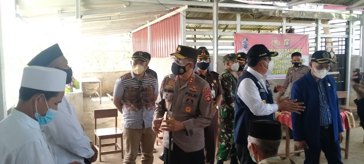 KAPOLDA SUMSEL MENGHIMBAU SEMUA MASYARAKAT SUMSEL PATUHI PROKES DIMASA PANDEMI COVID-19 YANG BELUM JUGA BERAKHIR