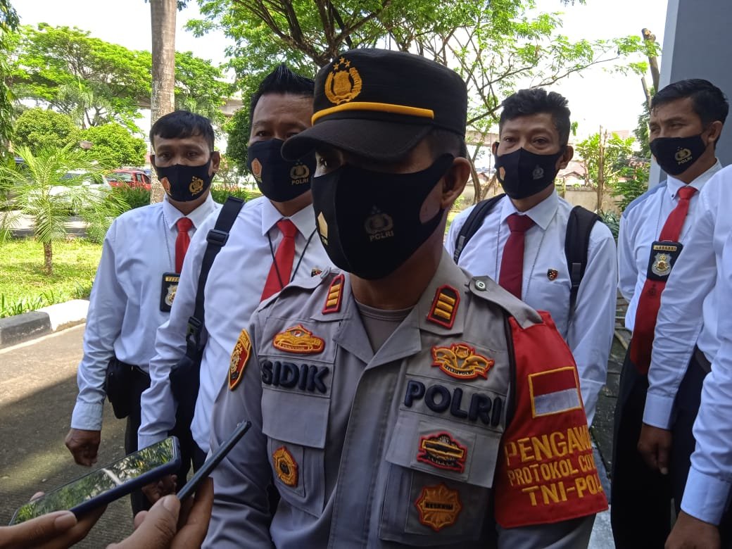 KAPOLSEK KERTAPATI MENDAPAT PENGHARGAAN DARI WALIKOTA PALEMBANG KAPOLSEK KERTAPATI MENDAPAT PENGHARGAAN DARI WALIKOTA PALEMBANG