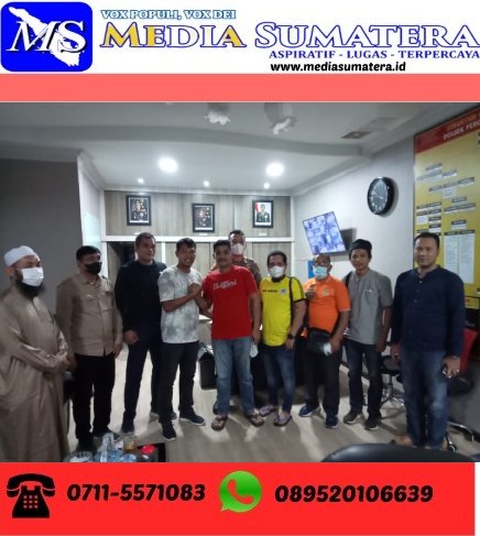 Kapolsek Percut Sei Tuan Kompol M. Agustiawan ST. SIK Mediasi Antara Pemain Sepak Bola Kapolsek Percut Sei Tuan Kompol M. Agustiawan ST. SIK Mediasi Antara Pemain Sepak Bola