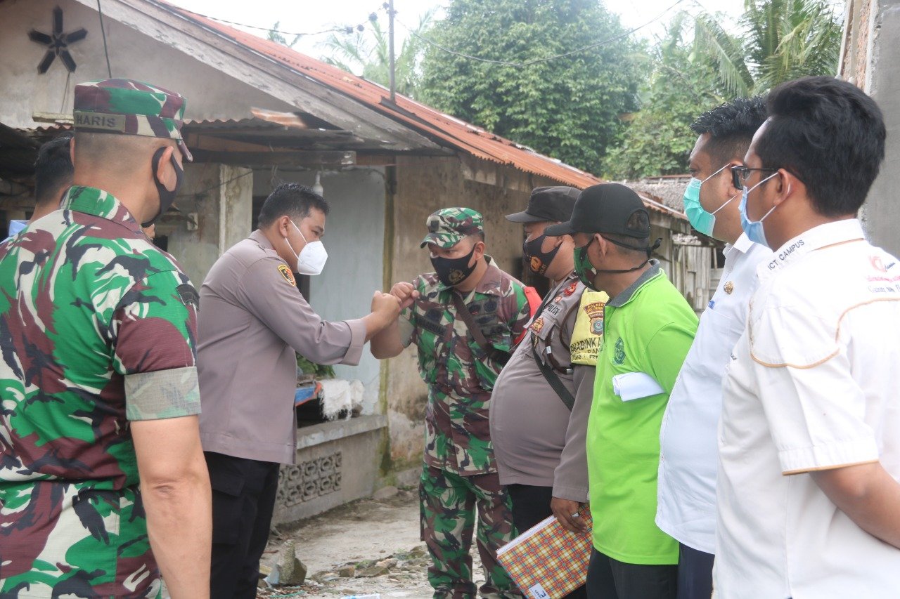 Wakapolresta Deli Serdang Monitoring Pelaksanaan Vaksinasi Di Kecamatan Pantai Labu Wakapolresta Deli Serdang Monitoring Pelaksanaan Vaksinasi Di Kecamatan Pantai Labu