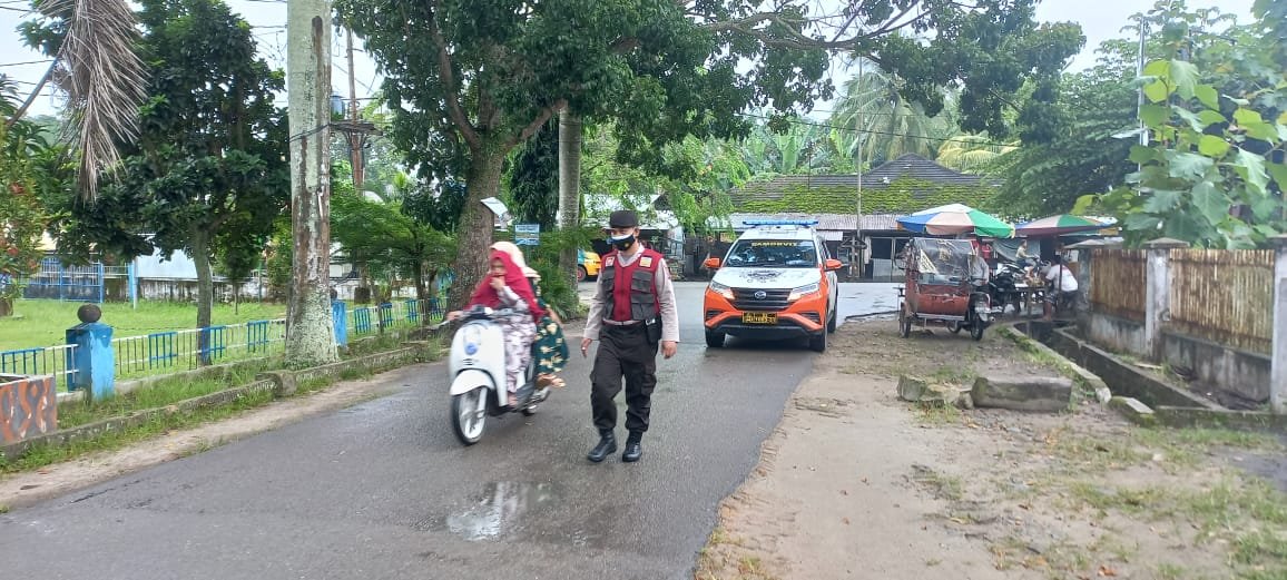 Dengan Mobil Pengeras Suara Sat Samapta Polresta Deli Serdang, Himbau Masyarakat Laksanakan Vaksinasi Dengan Mobil Pengeras Suara Sat Samapta Polresta Deli Serdang, Himbau Masyarakat Laksanakan Vaksinasi