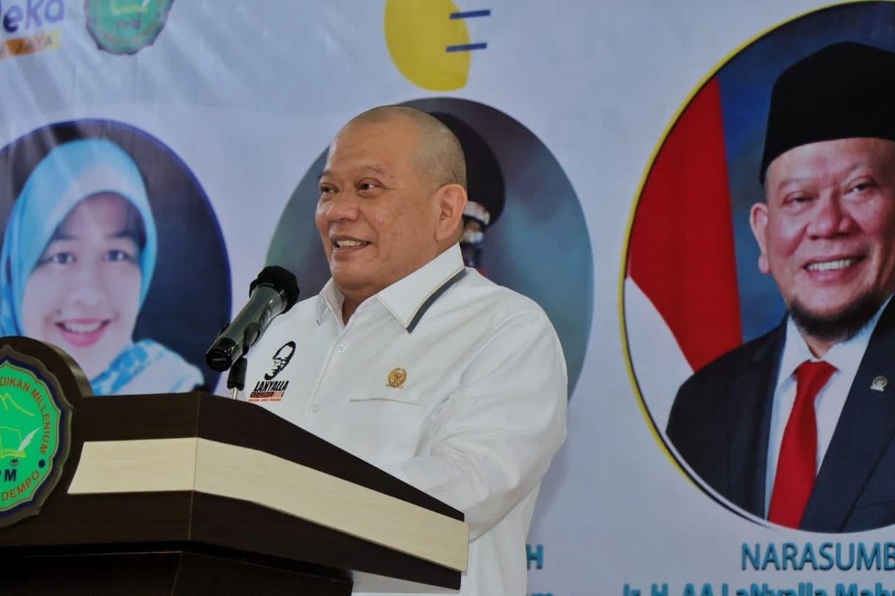 Isi Kuliah Umum di ITBis Pagar Alam, Ketua DPD RI Ajak Pemuda Melek Politik Isi Kuliah Umum di ITBis Pagar Alam, Ketua DPD RI Ajak Pemuda Melek Politik