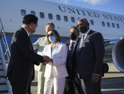 Pelosi Mengatakan AS Tidak akan Meninggalkan Taiwan Saat China Memprotes