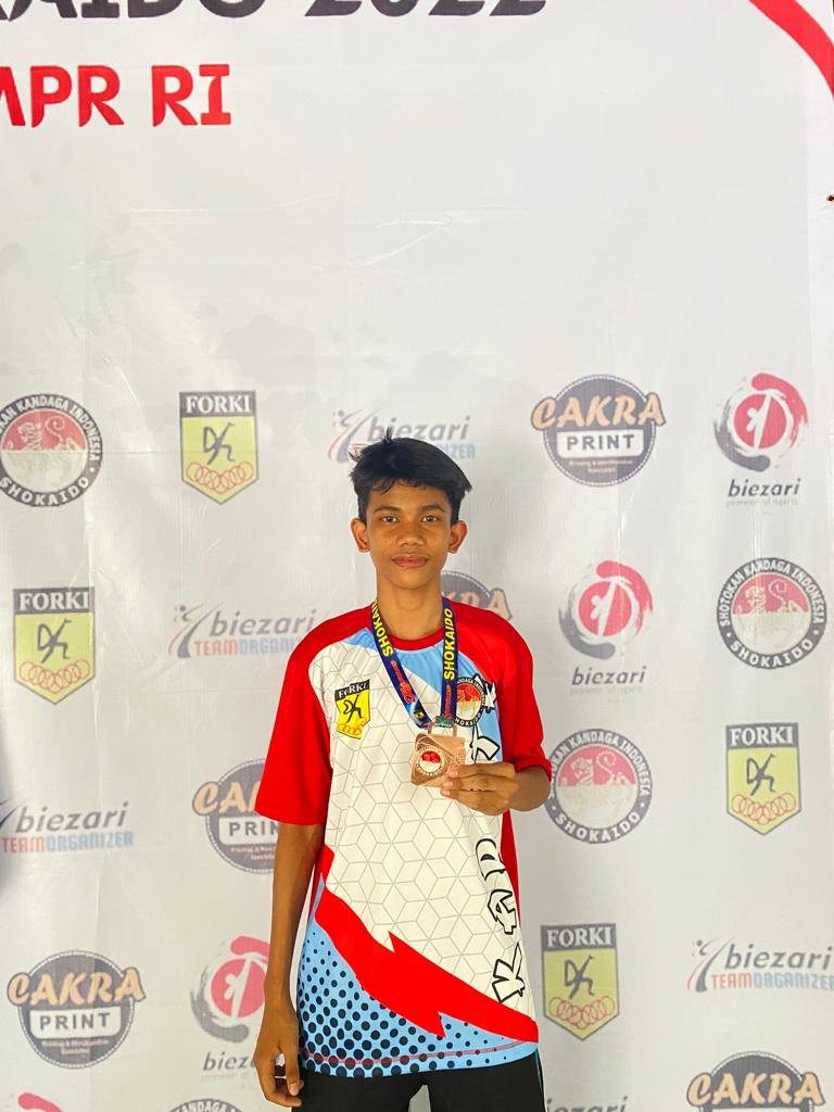 Rouin Romito Lumban Gaol Raih Juara III Kejurnas Karate Shokaido Rouin Romito Lumban Gaol Raih Juara III Kejurnas Karate Shokaido