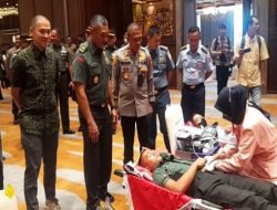 Bantu Stok di PMI, Ratusan TNI Donor Darah di Palembang