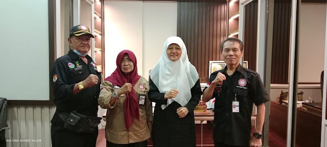 GMDM DPD PROPINSI JAWA TIMUR DAN DPW KOTA SURABAYA HADIRI UNDANGAN DPRD KOTA SURABAYA TENTANG PENCEGAHAN PENYALAHGUNAAN NARKOBA DI KOTA SURABAYA GMDM DPD PROPINSI JAWA TIMUR DAN DPW KOTA SURABAYA HADIRI UNDANGAN DPRD KOTA SURABAYA TENTANG PENCEGAHAN PENYALAHGUNAAN NARKOBA DI KOTA SURABAYA