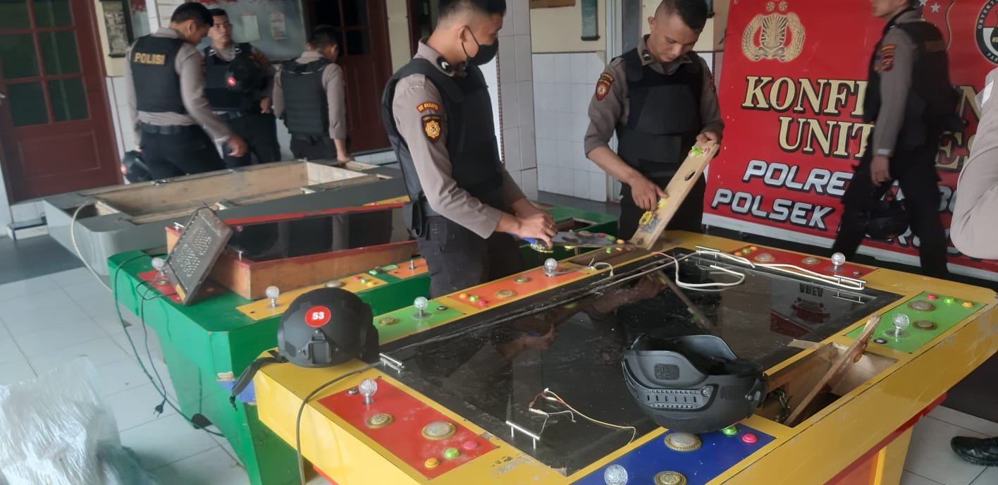 3 Lokasi Judi Digrebek Personil Polsek Percut Sei Tuan 3 Lokasi Judi Digrebek Personil Polsek Percut Sei Tuan