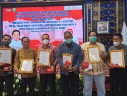 PMI Provinsi Sumsel Serahkan Penghargaan dan Bantuan Kepada Mitra PMI dan Pendonor