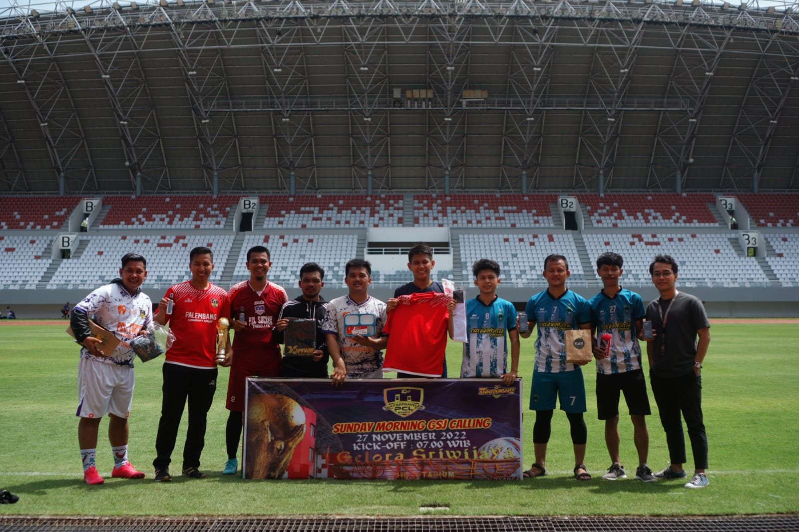 Kahf kolaborasi dengan Palembang Community League, Fun Football di Gelora Sriwijaya Jakabaring Kahf kolaborasi dengan Palembang Community League, Fun Football di Gelora Sriwijaya Jakabaring