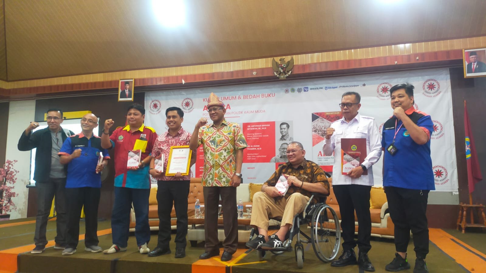 UKMC Hadirkan Pius Lustrilanang Gelar Kuliah Umum dan Bedah Buku ALDERA UKMC Hadirkan Pius Lustrilanang Gelar Kuliah Umum dan Bedah Buku ALDERA