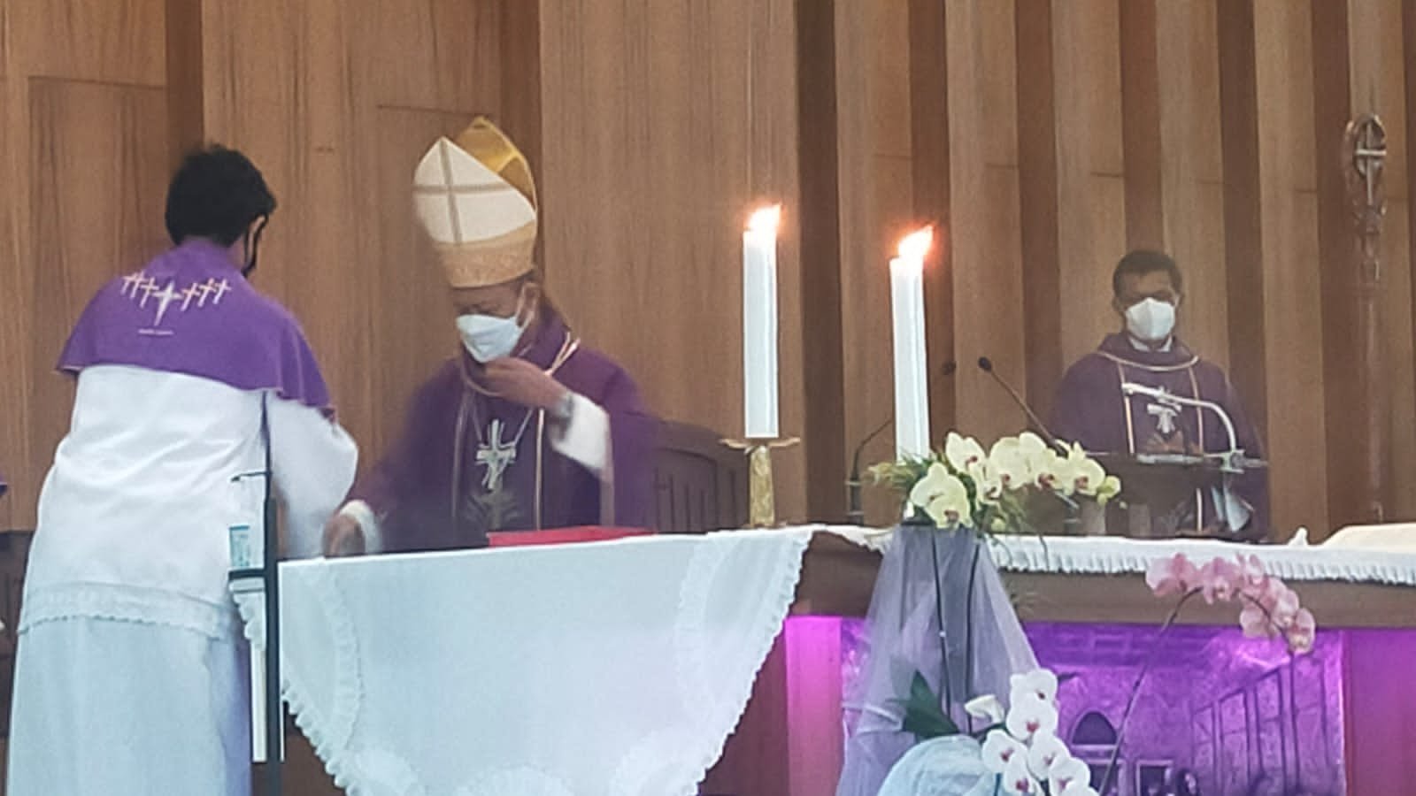 Mgr Yohanes Harun Yuwono Berikan Sakramen Krisma kepada 118 Umat Paroki Santo Yoseph Palembang Mgr Yohanes Harun Yuwono Berikan Sakramen Krisma kepada 118 Umat Paroki Santo Yoseph Palembang