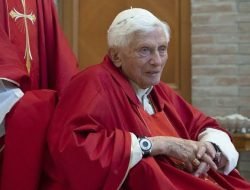 Kabar Duka, Paus Emeritus Benediktus XVI Meninggal Dunia
