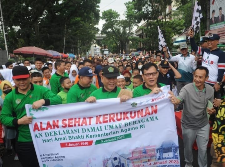 Jalan Sehat Hari Amal Bakti Kementrian Agama Sumsel diikuti Ribuan Peserta Jalan Sehat Hari Amal Bakti Kementrian Agama Sumsel diikuti Ribuan Peserta
