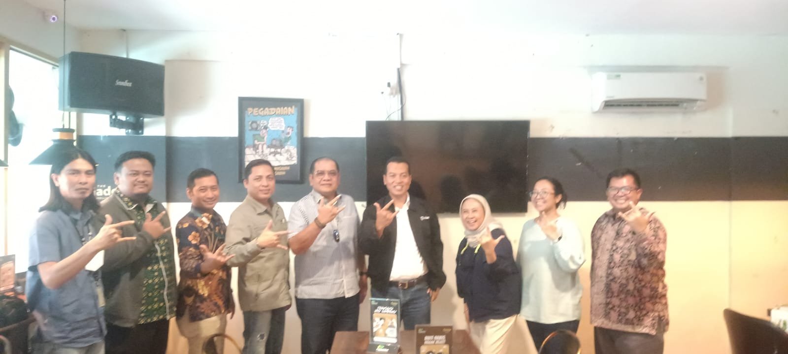 Silaturrahim Pemimpin Wilayah PT Pegadaian Palembang Kepada Pimpinan Salah Satu Redaksi di Palembang Silaturrahim Pemimpin Wilayah PT Pegadaian Palembang Kepada Pimpinan Salah Satu Redaksi di Palembang