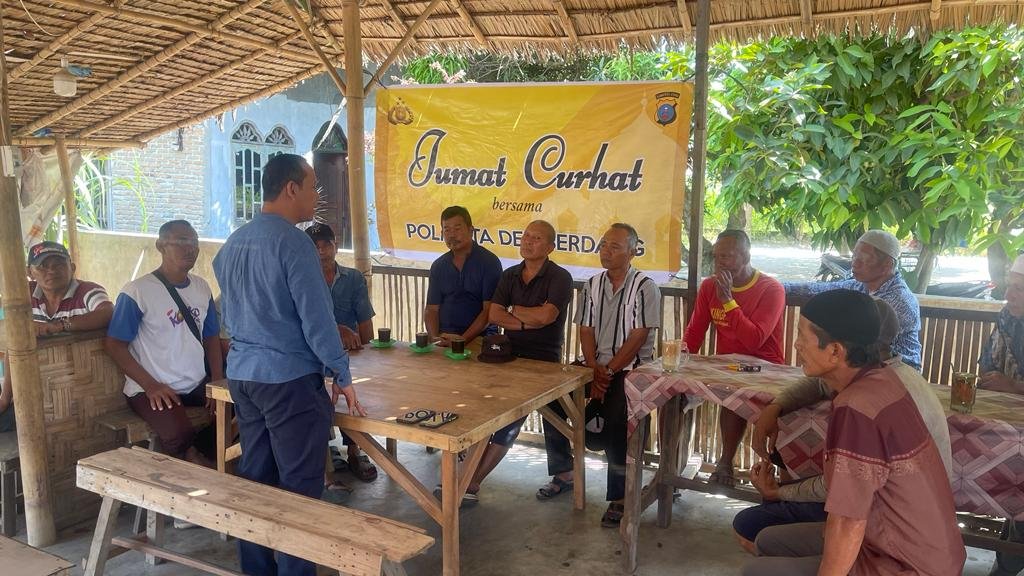 Dengarkan Keluh Kesah Masyarakat, Polresta Deli Serdang Rutin Giat Jum'at Curhat Dengarkan Keluh Kesah Masyarakat, Polresta Deli Serdang Rutin Giat Jum'at Curhat