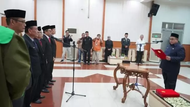 Sekda Muara Enim Lantik Pejabat Eselon II dan III Lingkup Pemkab Muara Enim Sekda Muara Enim Lantik Pejabat Eselon II dan III Lingkup Pemkab Muara Enim