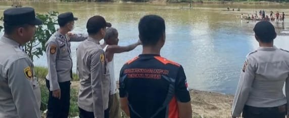 DERASNYA ARUS SUNGAI DI DESA TANJUNG TEMIANG, OGAN ILIR MENELAN SATU KORBAN JIWA DERASNYA ARUS SUNGAI DI DESA TANJUNG TEMIANG, OGAN ILIR MENELAN SATU KORBAN JIWA
