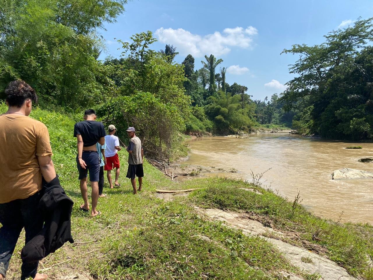 Mandi di Sungai, Anak 14 Tahun Hanyut Belum Ditemukan