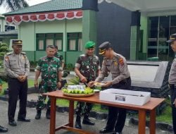 Polresta Deli Serdang Datangi Mako TNI, Beri Surprise HUT TNI Ke – 78