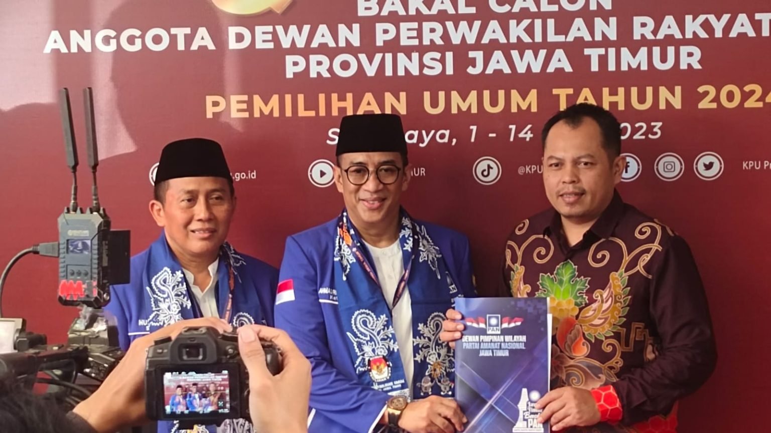 Ahmad Rizki Sadig Ketua PAN Jatim Sumrigah PAN Jawa Timur Tembus Survei Poltracking 6 Persen