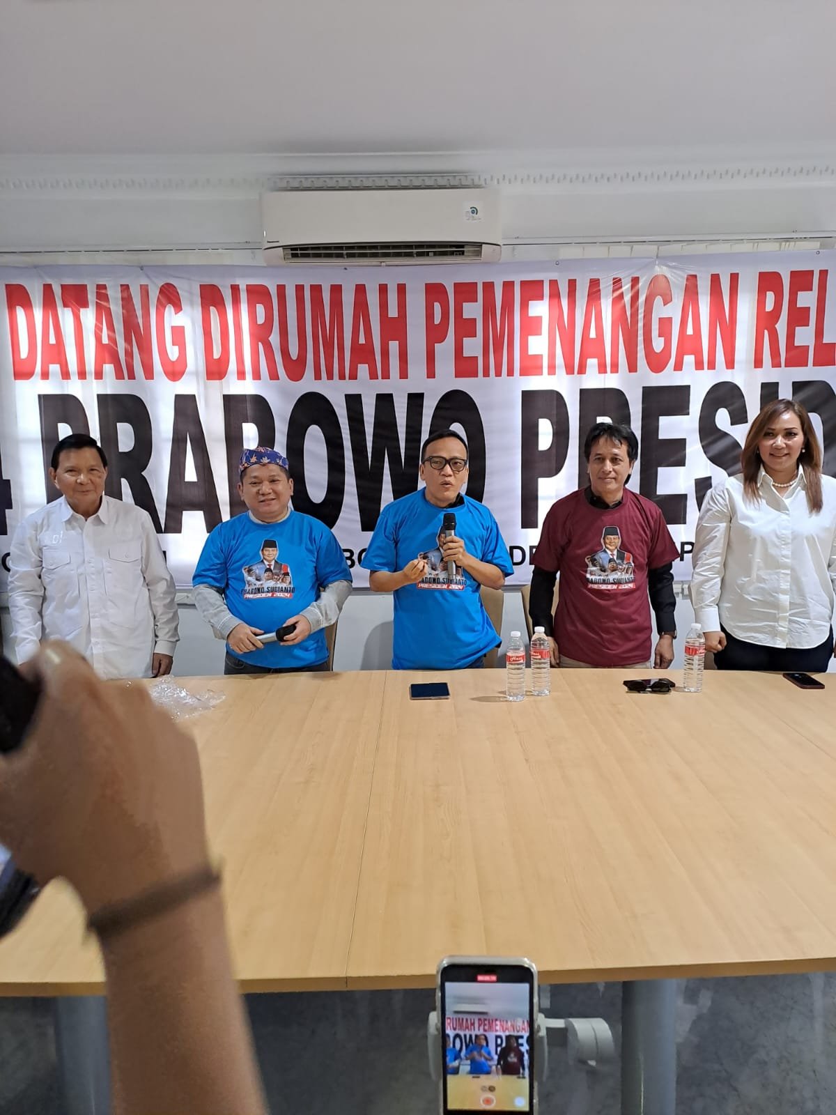 Immanuel Ebenezer Ketum Prabowo Mania 08 Kedatangan Tamu Syafrudin Budiman Ketum Barisan Pembaharuan 08 dan Jajaran Immanuel Ebenezer Ketum Prabowo Mania 08 Kedatangan Tamu Syafrudin Budiman Ketum Barisan Pembaharuan 08 dan Jajaran